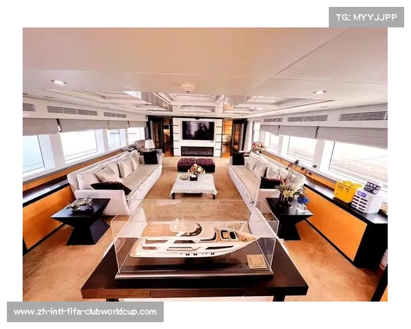 拉特克利夫爵士超豪华游艇曝光停机坪设计堪称奢华典范